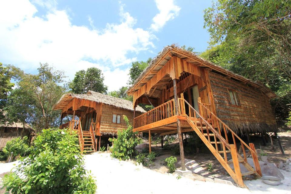 white-beach-bungalows