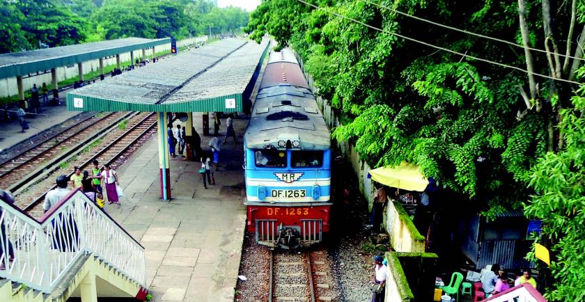 tren en myanmar tren en myanmar